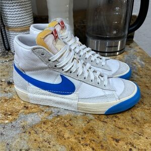 Nike Blazer Mid size 8